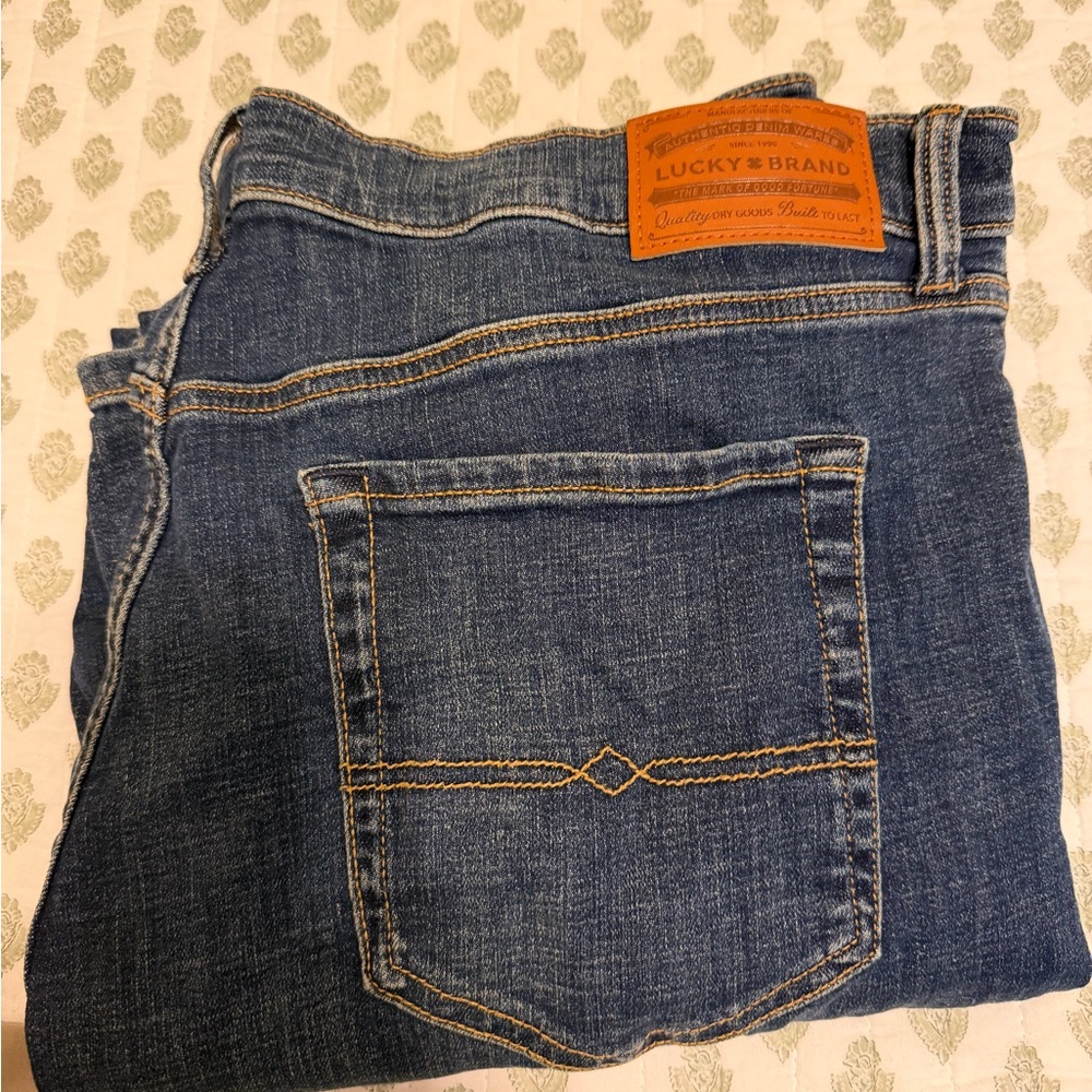 Lucky Brand Men's Dark Blue Straight Jeans with Leather Patch